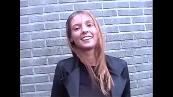 Big Vlaamse Stephanie wordt geneukt in een auto (Belgian Stephanie fucked in car mega Videos