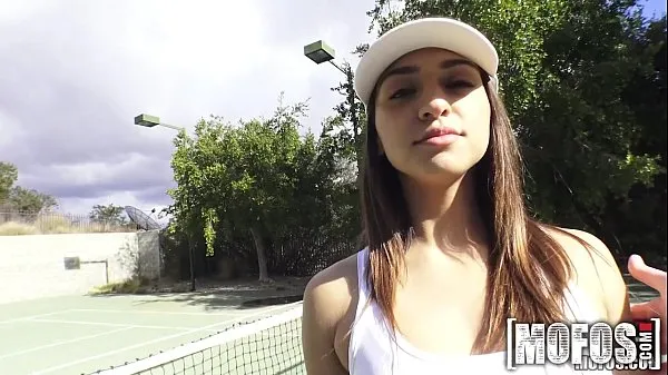 Suuret Mofos - Latina's Tennis Lessons megavideot