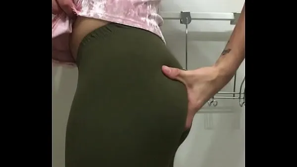 Wielkie boy has perfect ass in skin tight leggings mega filmy