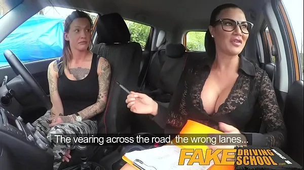 Grandes Fake Driving School Sexy cinta divertida para novo motorista de peitos grandes mega vídeos