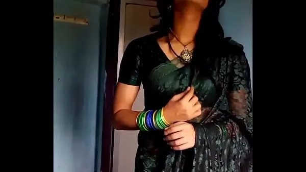 Crossdresser in green saree video lớn