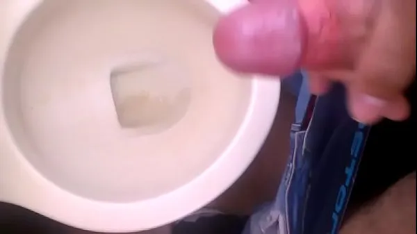 Veliki Masturbating in the bathroom mega videoposnetki