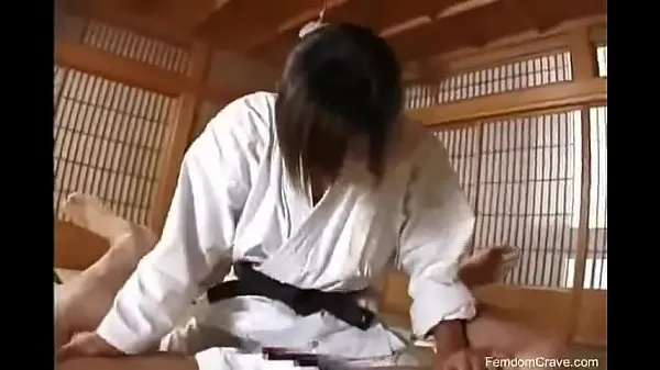 Grandes Maestro de karate pegando su culo megavídeos