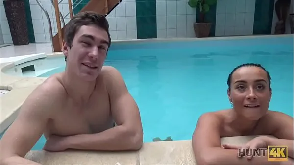 Velká HUNT4K. Sex adventures in private swimming pool mega videa