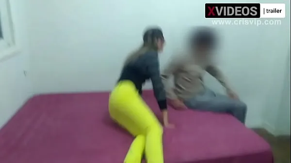 Büyük Cristina Almeida em seu primeiro gangbang com 4 negões, rolou anal, dp, bebeu leitinho. Tudo na frente do corno do marido mega Video