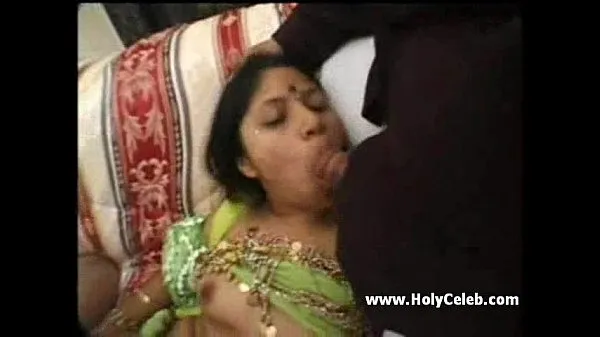 مقاطع فيديو ضخمة India girl Amalya gangbang ضخمة