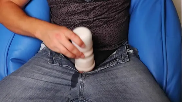 大Solo masturbating using fleshlight with cumshot大型视频