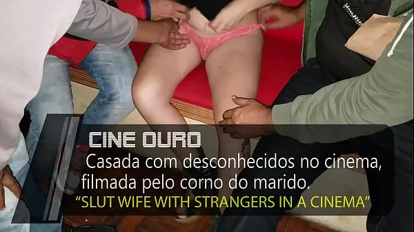 Büyük Casada com o corninho no cine ouro (cinema porno), chupando e levando pica de vários homens mega Video