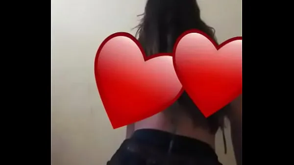 Grosses Jeune fille qui danse funky en culotte mégavidéos