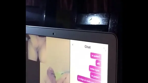 Grosses Ma femme se présente sur webcam mégavidéos