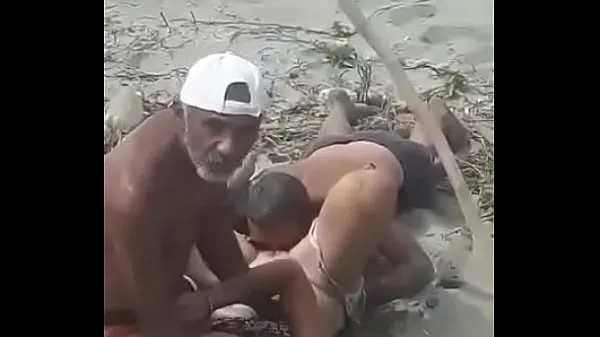Μεγάλα Caught on the beach mega βίντεο