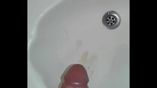 Grandi Handjob in bathroommega video