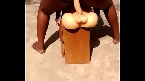 Grandes Negro de ébano milf jugando con juguete megavídeos