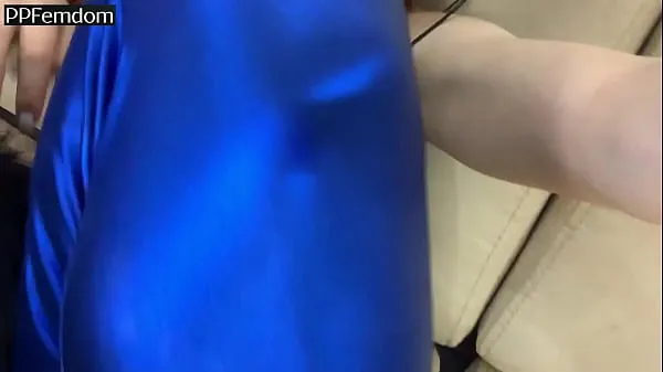 Grandes Amateur Real Femdom LifeStyle Adoración del coño en leggings azules megavídeos