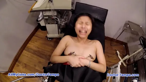 Grandi Bratty Asian Raya Nguyen irrompe nella casa sbagliata, viene messa fuori combattimento dal dottore e finisce per fare il suo primo porno MAI - ESCLUSIVAMENTE @ emega video