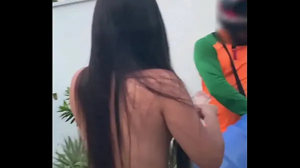 Entregador de água fica louco com a esposa pelada Luana Kazaki video lớn