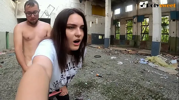 Veliki Russian couple fucked in an abandoned concert hall mega videoposnetki