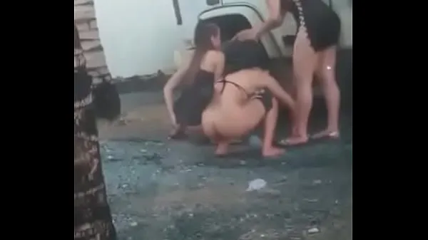 Grandes Culo caliente de mujeres meando en la calle megavídeos