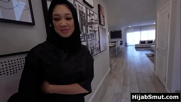 Muslim girl in hijab asks for a sex lesson video lớn