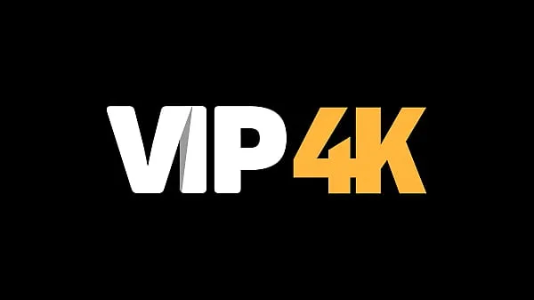 Grandes VIP4K. Ruiva frágil perdeu propositalmente para ter buceta marcada antes do BF mega vídeos