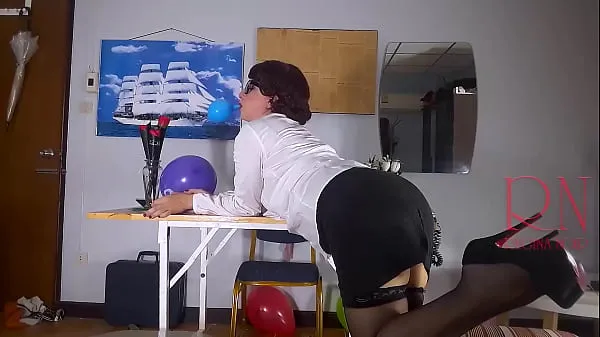 Store Office Obsession, The secretary Inflatables balloons masturbates with balloons. 12 1 megavideoer