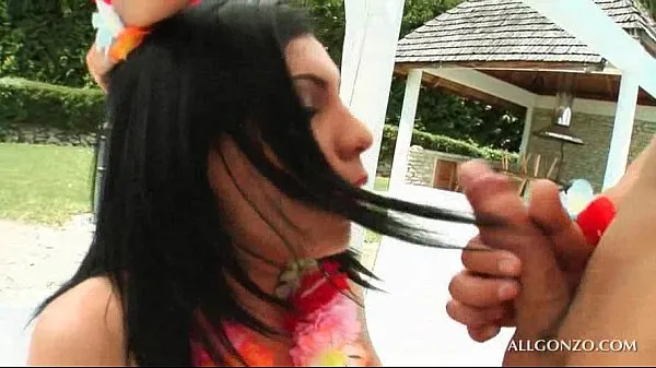 大Hot ass brunette mouth fucking hungry shaft by the pool大型视频