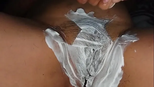 I couldn't get anyone to help me shave my pussy Video mega besar