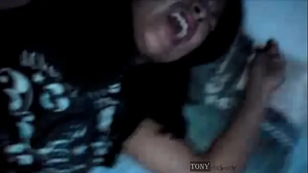 Ouch, was I in the wrong hole? I'm sorry.. If you already know how I am, why do you fit it in your ass? Her first time in the ass is not what she wanted but she went home being another woman Video mega besar