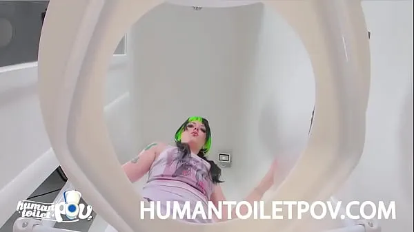 Veliki Kittycamtime Caught Off Guard by Human Toilet mega videoposnetki