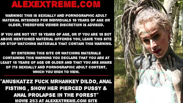 Grandi Anuskatzz fuck mrhankey dildo, anal fisting, show her pierced pussy & anal prolapse in the forestmega video