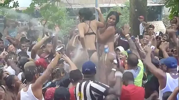 بڑے Women undress at Panamanian carnival - 2014 میگا ویڈیوز