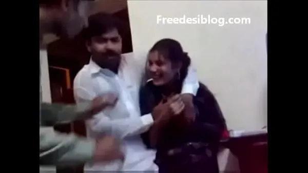 Veľké Pakistani Desi girl and boy enjoy in hostel room mega videá